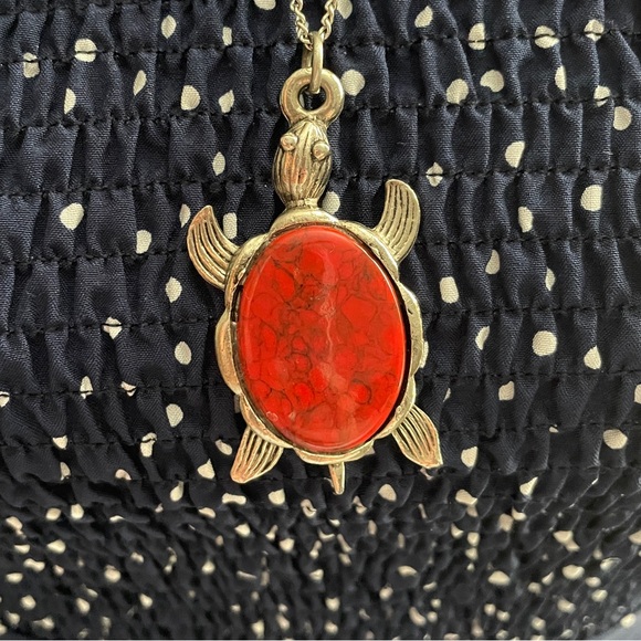 Silver Cornelian Sea Turtle Pendant Necklace with Chain | Carnelian Variant - Picture 2 of 8